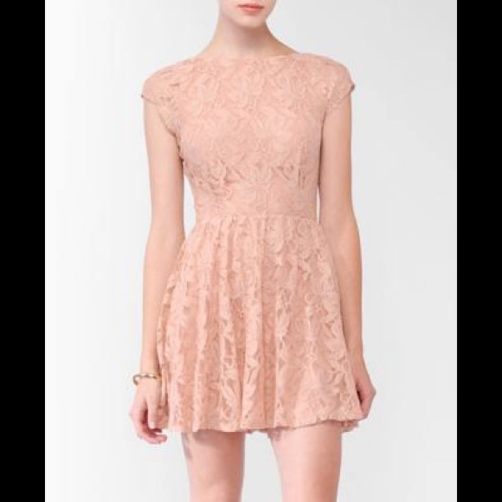 🆕🆕🆕Forever 21 dusty pink lace dress sexy chic👗